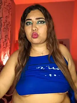 CurvyLolaX webcam