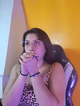 Mile_Evanns live cam on StripChat
