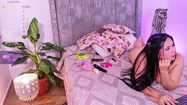lara_giraldo live cam on StripChat