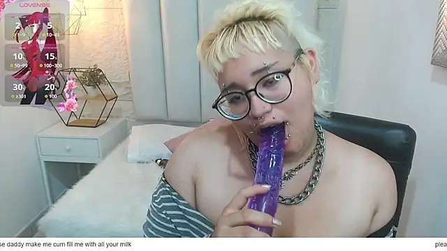 Echypyon_ live cam on StripChat
