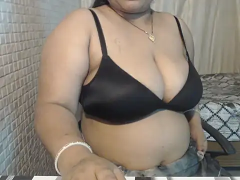 Oh_Maya live cam on StripChat