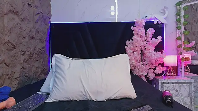 EbonyCoWorker webcam
