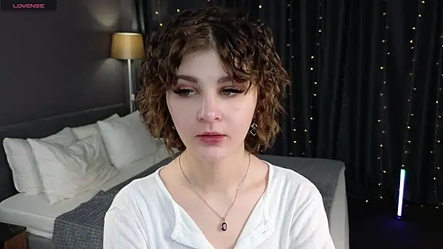 Kira__Fluffy webcam