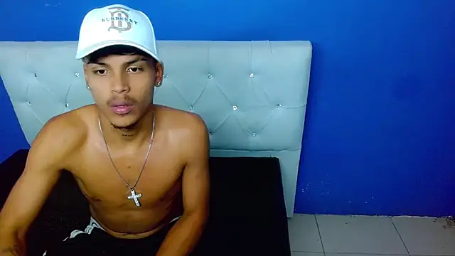 Angel_foxc13 webcam