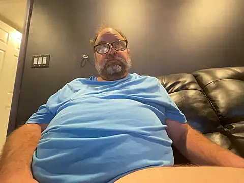 13B_MasterGunner live cam on StripChat
