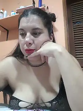 Lucia_queen live cam on StripChat
