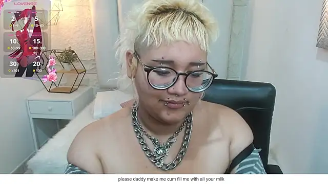 Echypyon_ live cam on StripChat