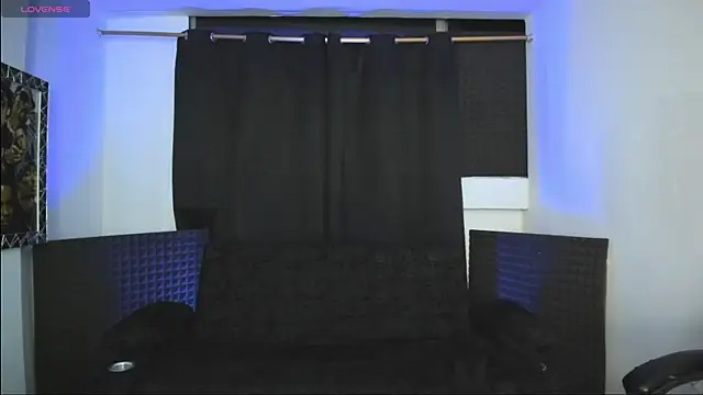 jhonnysnow17 live cam on StripChat