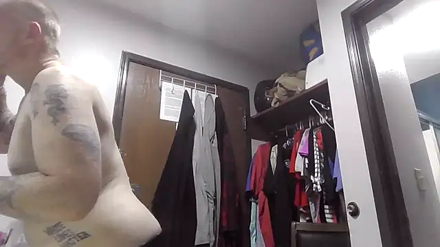 Lovemcurvy69 webcam