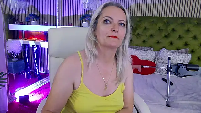 LadyTouch live cam on StripChat