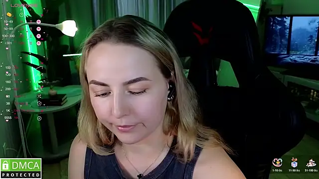Mira_Mermayd live cam on StripChat
