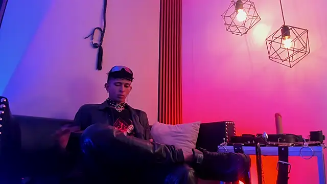 Maximoking26 webcam