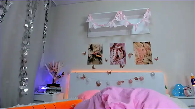 Milly_Lane webcam