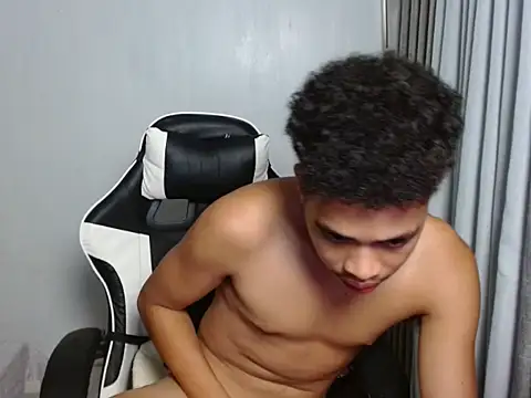 curlyasian_njxx webcam