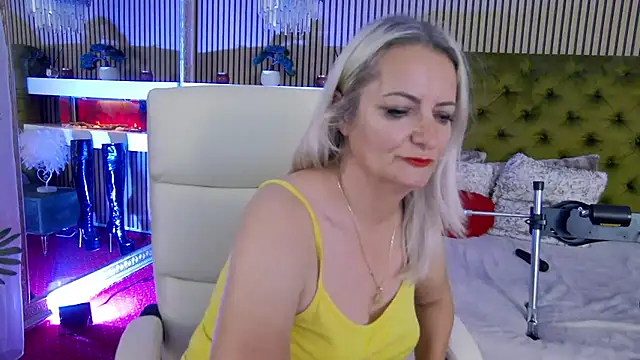 LadyTouch live cam on StripChat