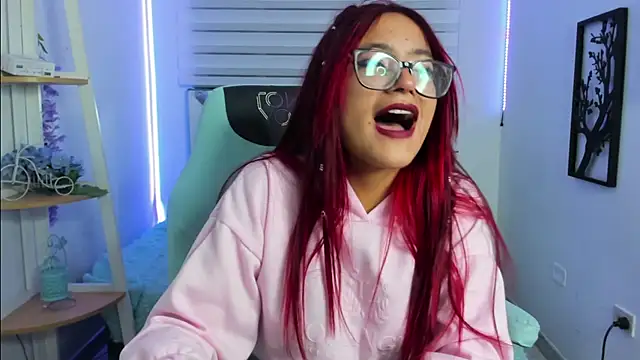 Sara_Red_X webcam