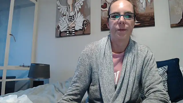 blondiesin50 live cam on StripChat
