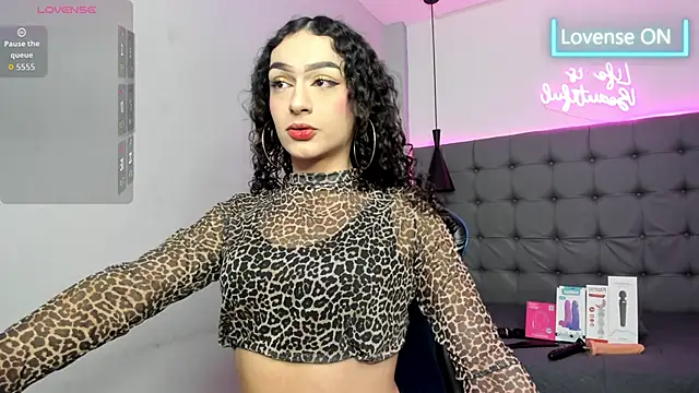 scarletcherry18 webcam