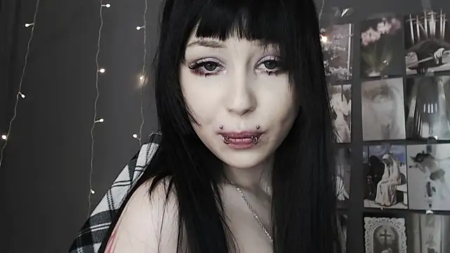 lucy8bit webcam