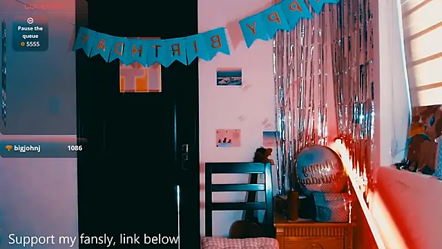 Cosmo_Riri webcam