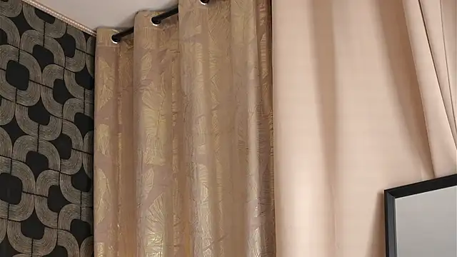 IsabelaWhite live cam on StripChat