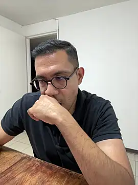 AdrianGarcia89 live cam on StripChat