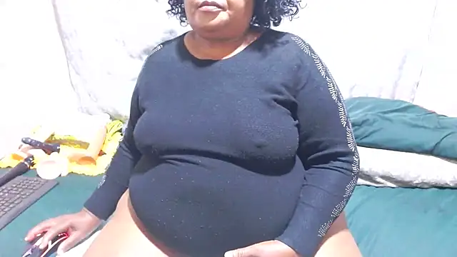 MatureBootyBabe4Uxx live sex cam