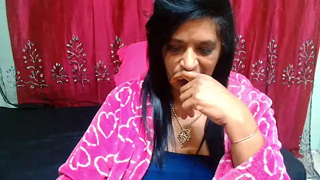 INDIANFUSION live cam on StripChat
