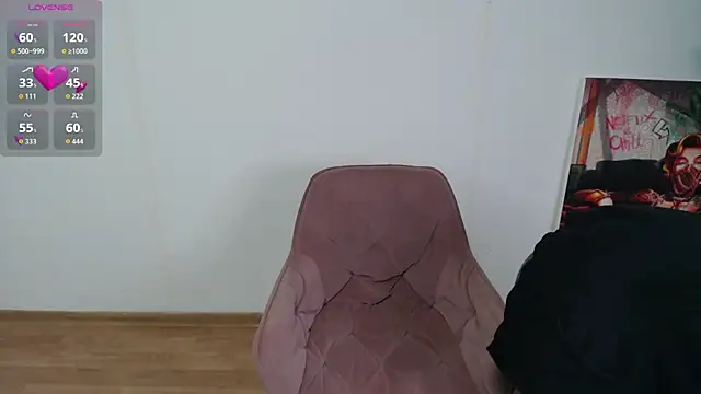 LadyLiia webcam