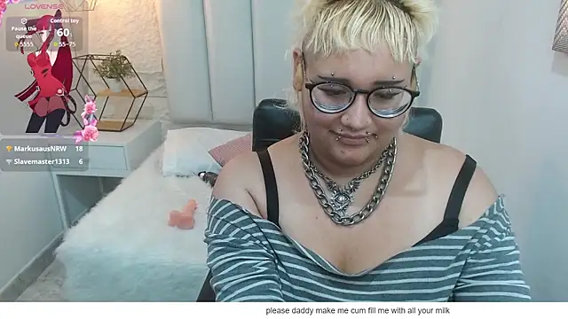 Echypyon_ live cam on StripChat
