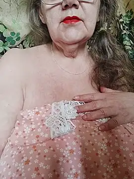 Snezhana live cam on StripChat