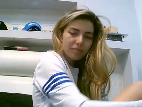 VittoriaTaylor webcam