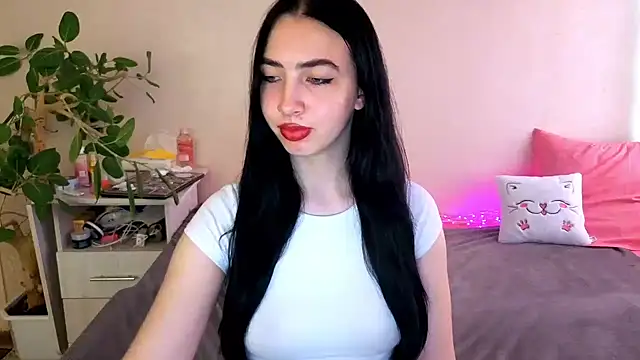 WildKittenX_ live cam on StripChat