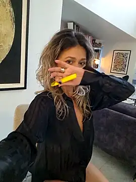 CelynaRoss live cam on StripChat