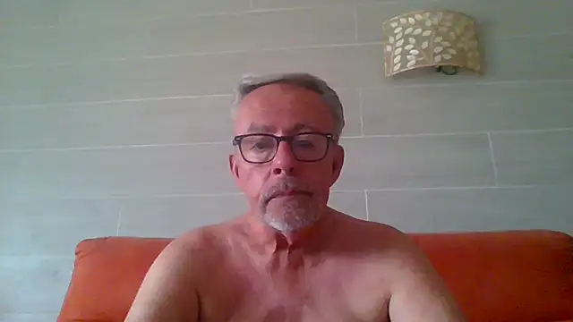 tuggy59 live cam on StripChat