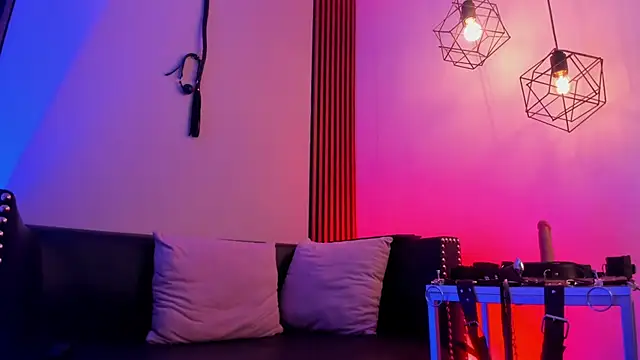 Maximoking26 live cam on StripChat