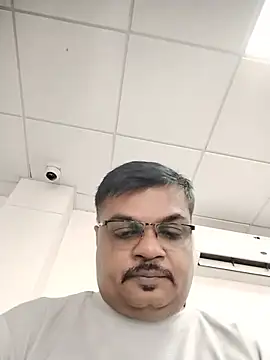 Desi_Lodo_Gujju_Boy live cam on StripChat