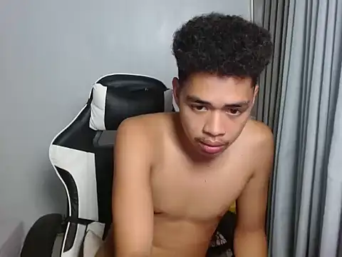 curlyasian_njxx webcam