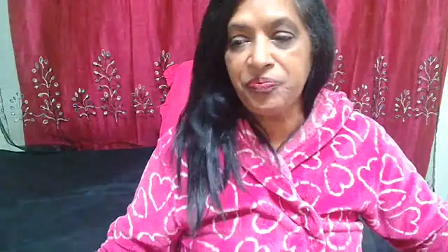 INDIANFUSION live cam on StripChat