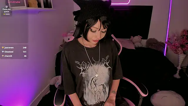 sarastorme live cam on StripChat