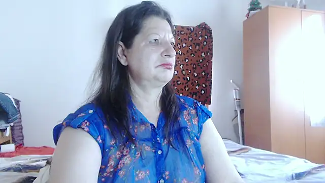ExtasyMature live cam on StripChat