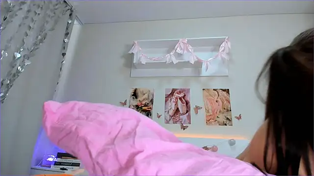 Milly_Lane webcam
