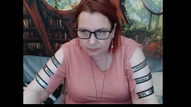 PlayfullMature webcam