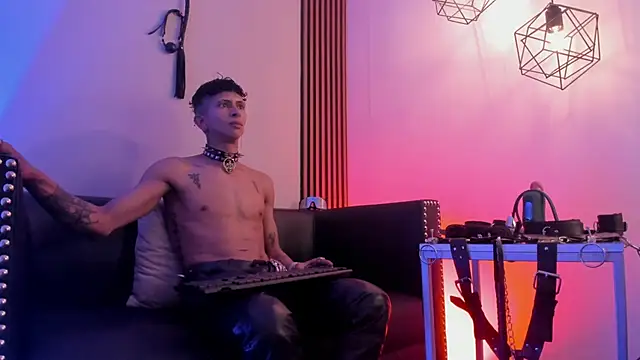 Maximoking26 webcam