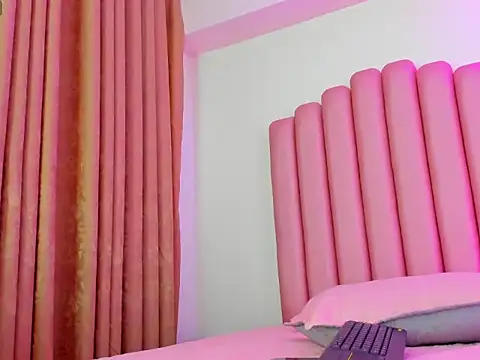Lana_fox01 live sex cam