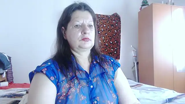 ExtasyMature live cam on StripChat