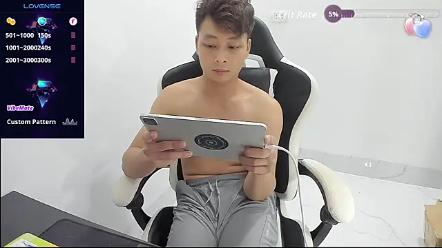 Naughty___asian webcam