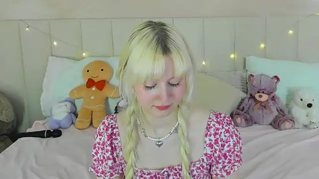 AdeleSilvy live cam on StripChat