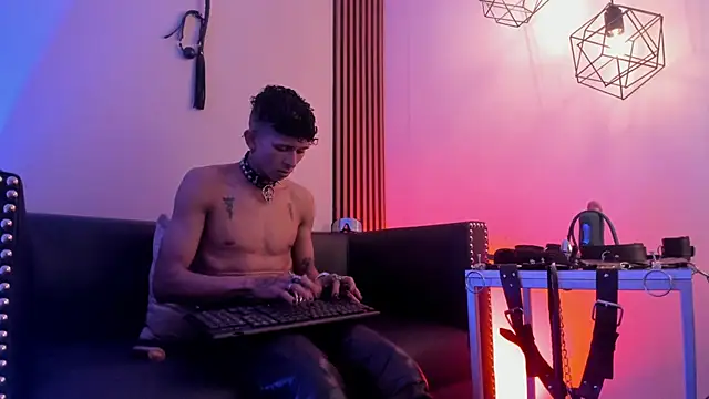 Maximoking26 webcam