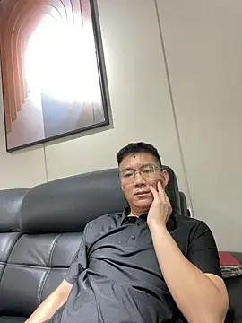 htp-44 live cam on StripChat